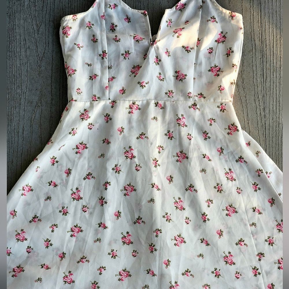 RUE 21 spring summer v neck adjustable spaghetti strap WHITE FLORAL DRESS new - Picture 15 of 16